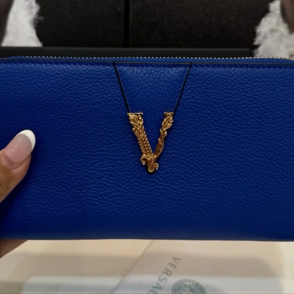 Versace Virtus Zip Around Wallet/ BNWT - Picture 2 of 6